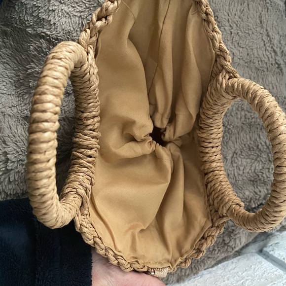 Stylish Tan Woven Women's Bag - Picture 4 of 4